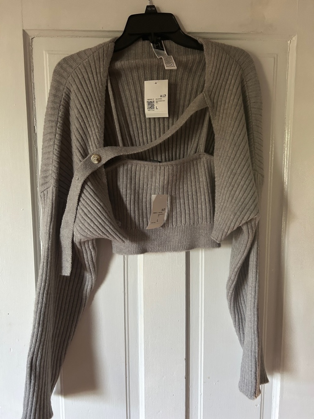 Ribbed Knit Cropped Cardigan Sweater - Light Gray